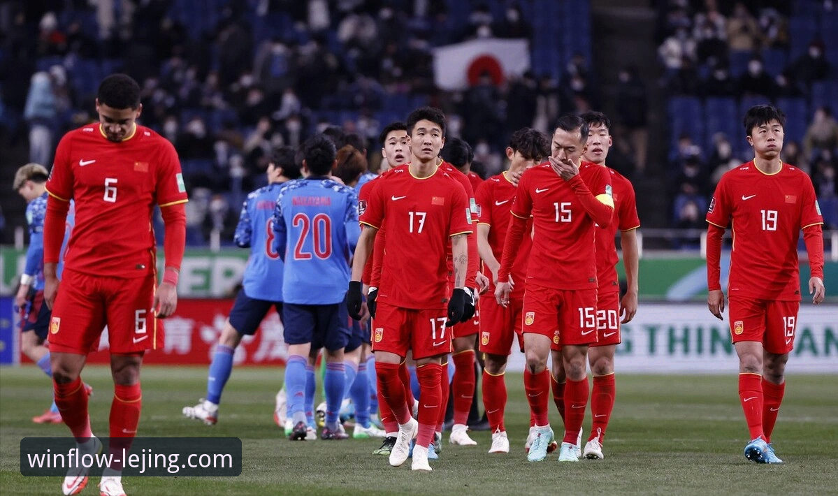 如何从一场对攻大战中解读球星价值与战术博弈？